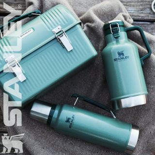 Hledáš dárek, který nebude jako „odvar z tresky“?🐟 Sáhni po Stanley. → Drží teplo i chlad hodiny → Bytelná ocel, co snese...